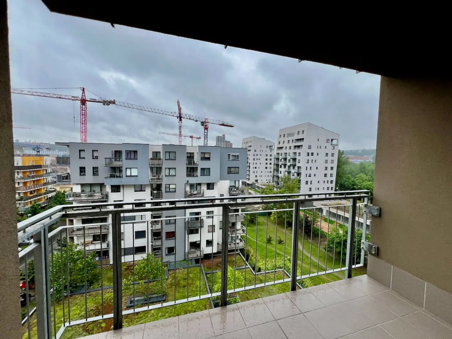 Pronájem byty 1+kk, 56 m² - Praha - Vysočany