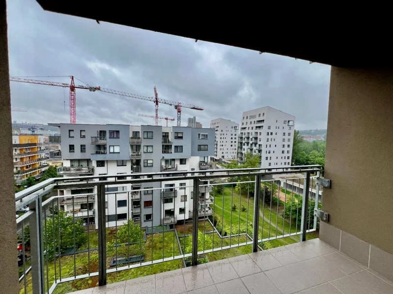 Pronájem byty 1+kk, 56 m² - Praha - Vysočany