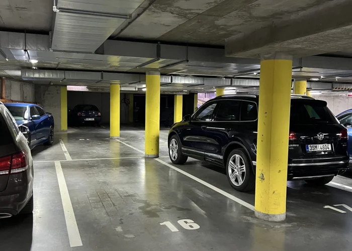 Pronájem garáže, 15 m² - Praha - Vysočany