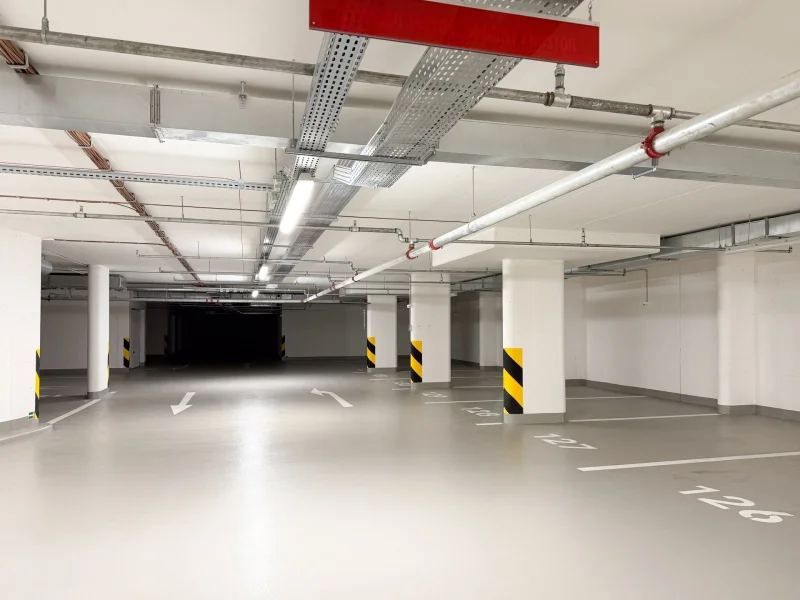 Pronájem garážového stání, 15 m² - Praha - Hloubětín