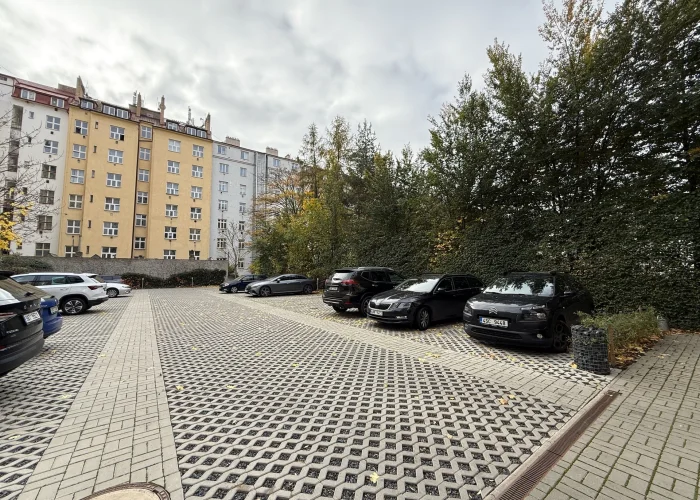 Pronájem parkovacího stání 13 m², Praha - Žižkov