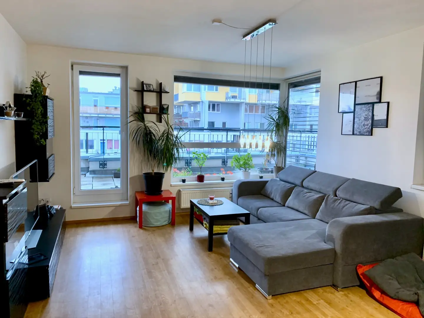 Pronájem bytu 2+kk, 56m², terasa 81 m2, Nová Harfa