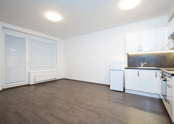 Pronájem bytu 1+kk, ulice Makedonská, 34 m² + balkon