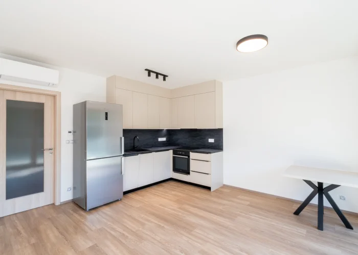 Pronájem bytu 1+kk, 33 m² - Praha