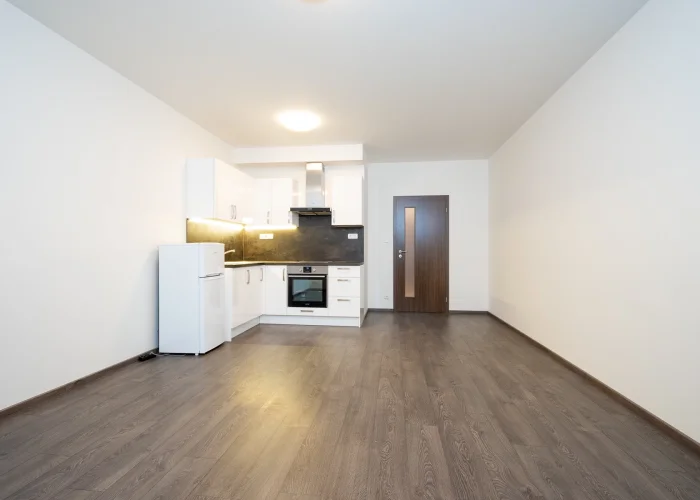 Pronájem bytu 1+kk, ulice Makedonská, 34 m² + balkon