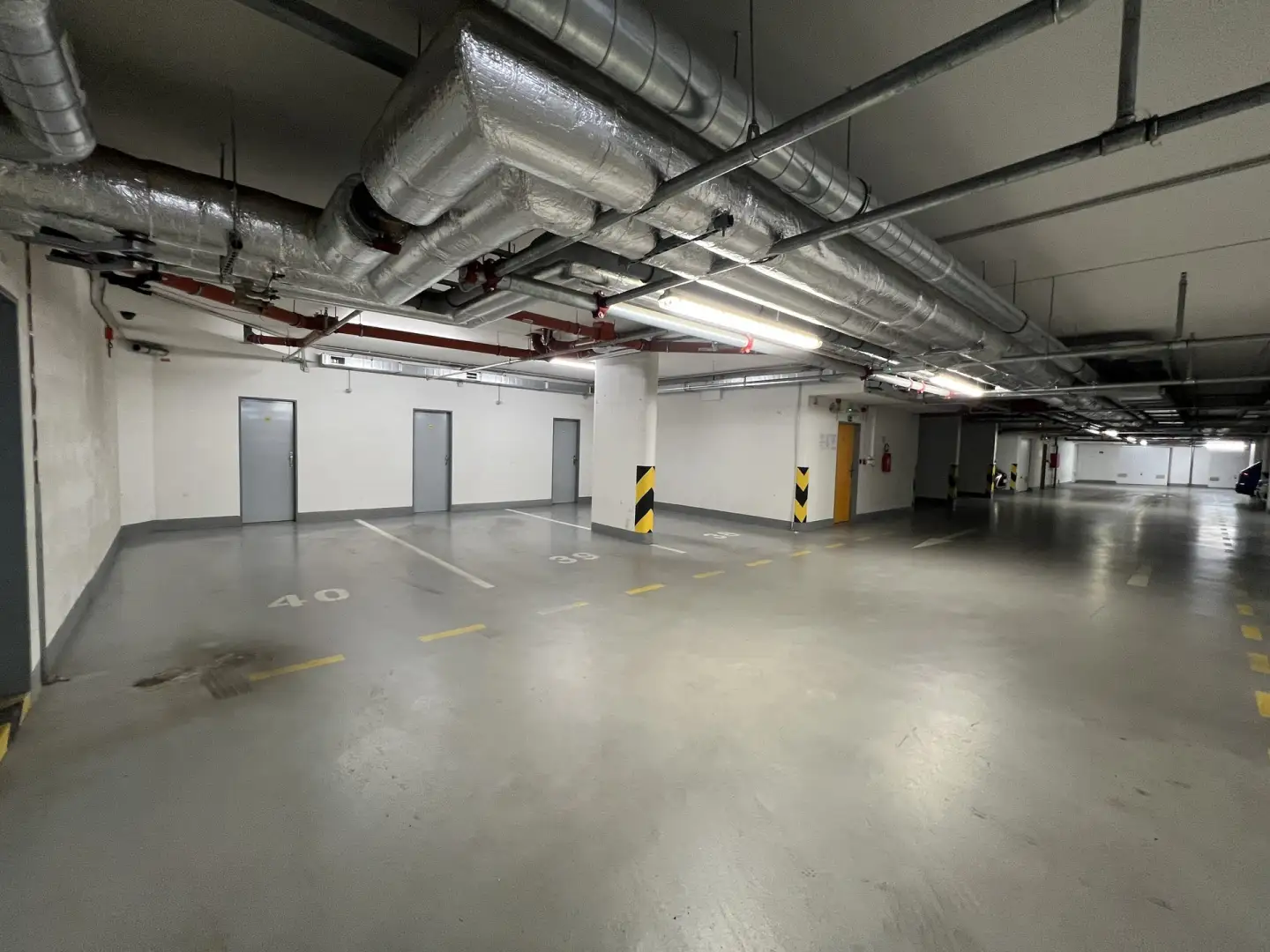 Pronájem garážové stání, 15 m² - Praha - Libeň
