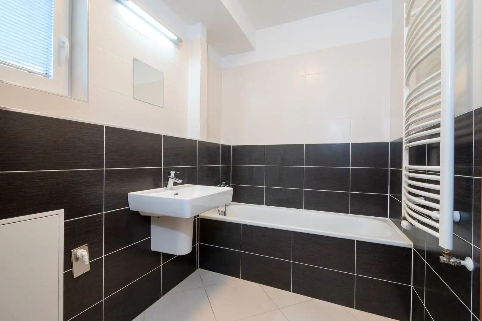 Pronájem bytu 2+kk/B/G, nezařízený, 55m², Praha 9 - Střížkov