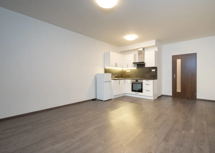 Pronájem bytu 1+kk, ulice Makedonská, 34 m² + balkon