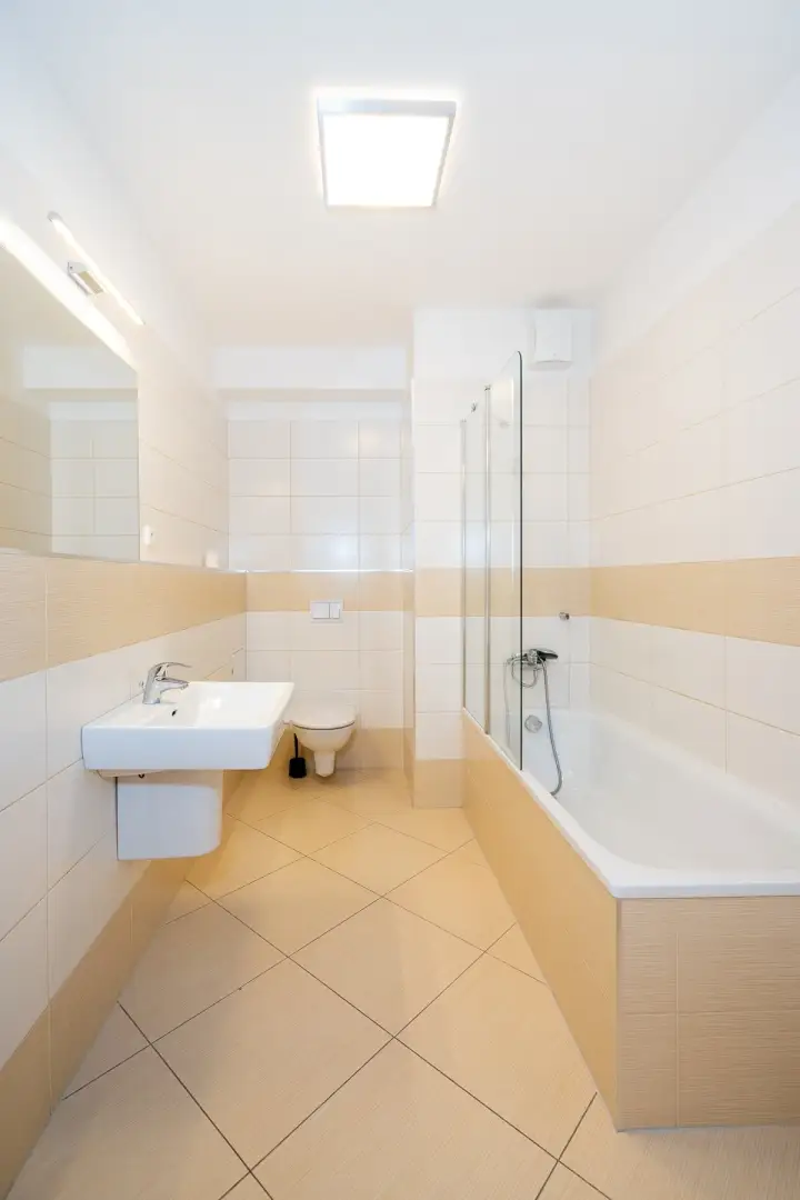 Pronájem byty 1+kk, 56 m² - Praha - Vysočany