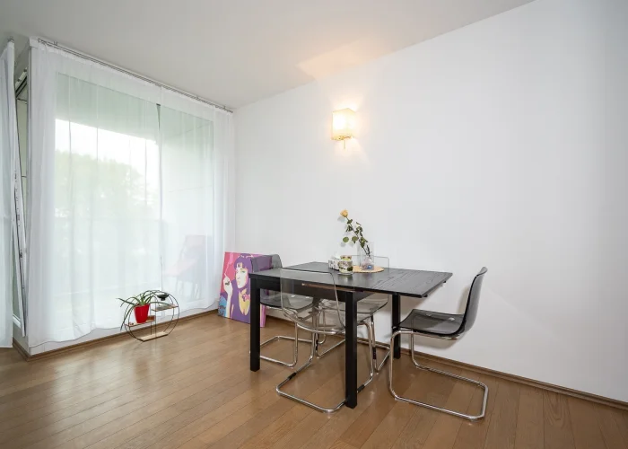 Pronájem zařízeného bytu 2+kk,  60m² s balkonem, Praha - Prosek