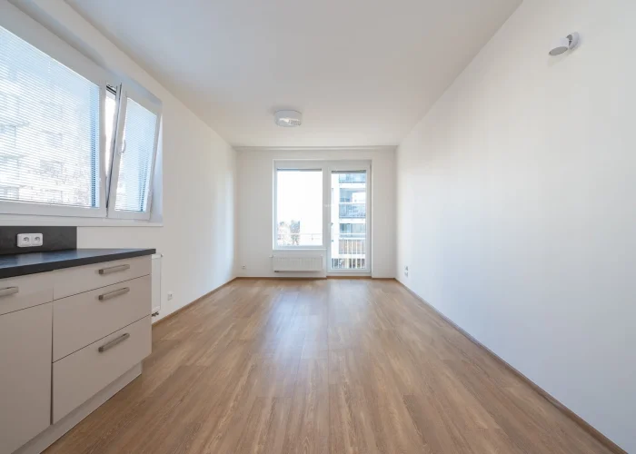 Pronájem bytu 2+kk/B/G, nezařízený, 55m², Praha 9 - Střížkov