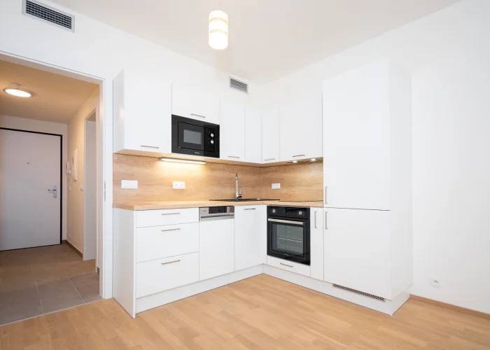 Pronájem bytu 1+kk 32 m², ulice Smržových 1035/12, Praha - Vysočany