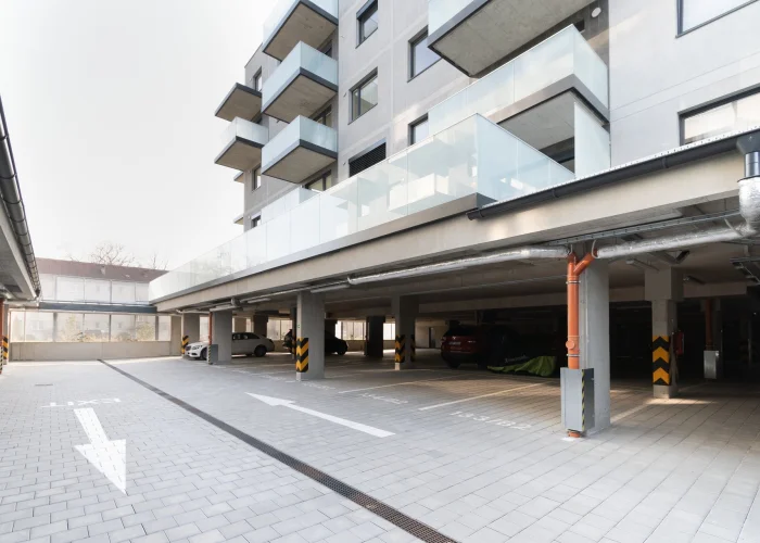 Pronájem garážového stání 13 m², Praha - Prosek