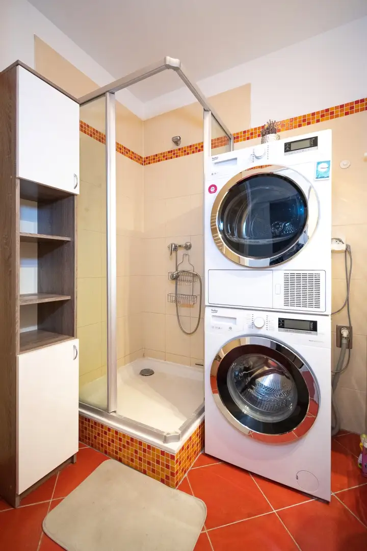 Pronájem zařízeného bytu 2+kk,  60m² s balkonem, Praha - Prosek
