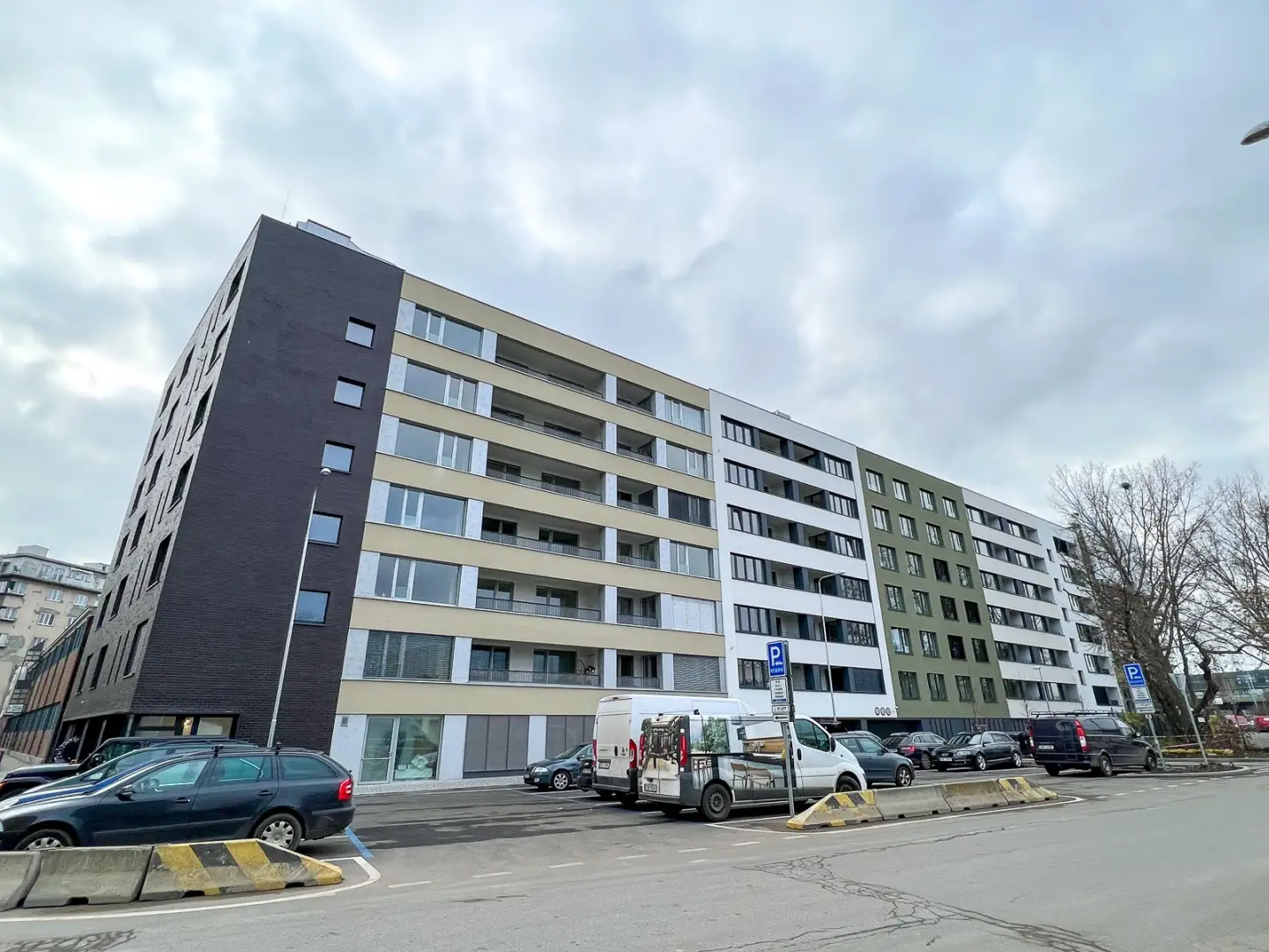 Pronájem bytu 2+kk, 48 m², nezařízený,  Praha - Holešovice