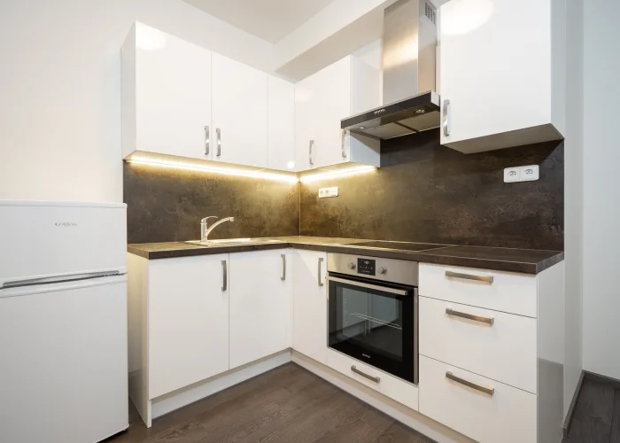 Pronájem bytu 1+kk, ulice Makedonská, 34 m² + balkon