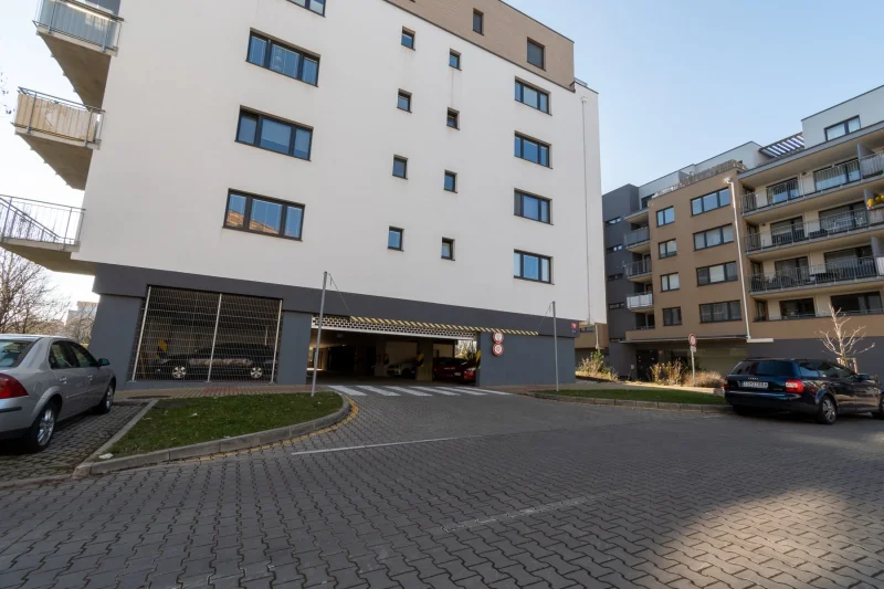 Pronájem bytu 2+kk/B/G, nezařízený, 55m², Praha 9 - Střížkov