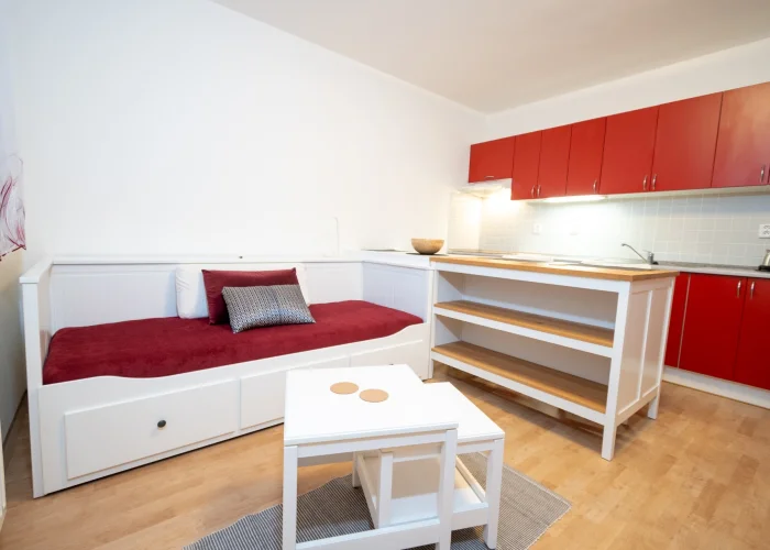 Pronájem byty 1+kk  s výměrou 28m² a vlastním parkováním  Praha - Stodůlky