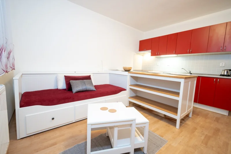 Pronájem byty 1+kk  s výměrou 28m² a vlastním parkováním  Praha - Stodůlky