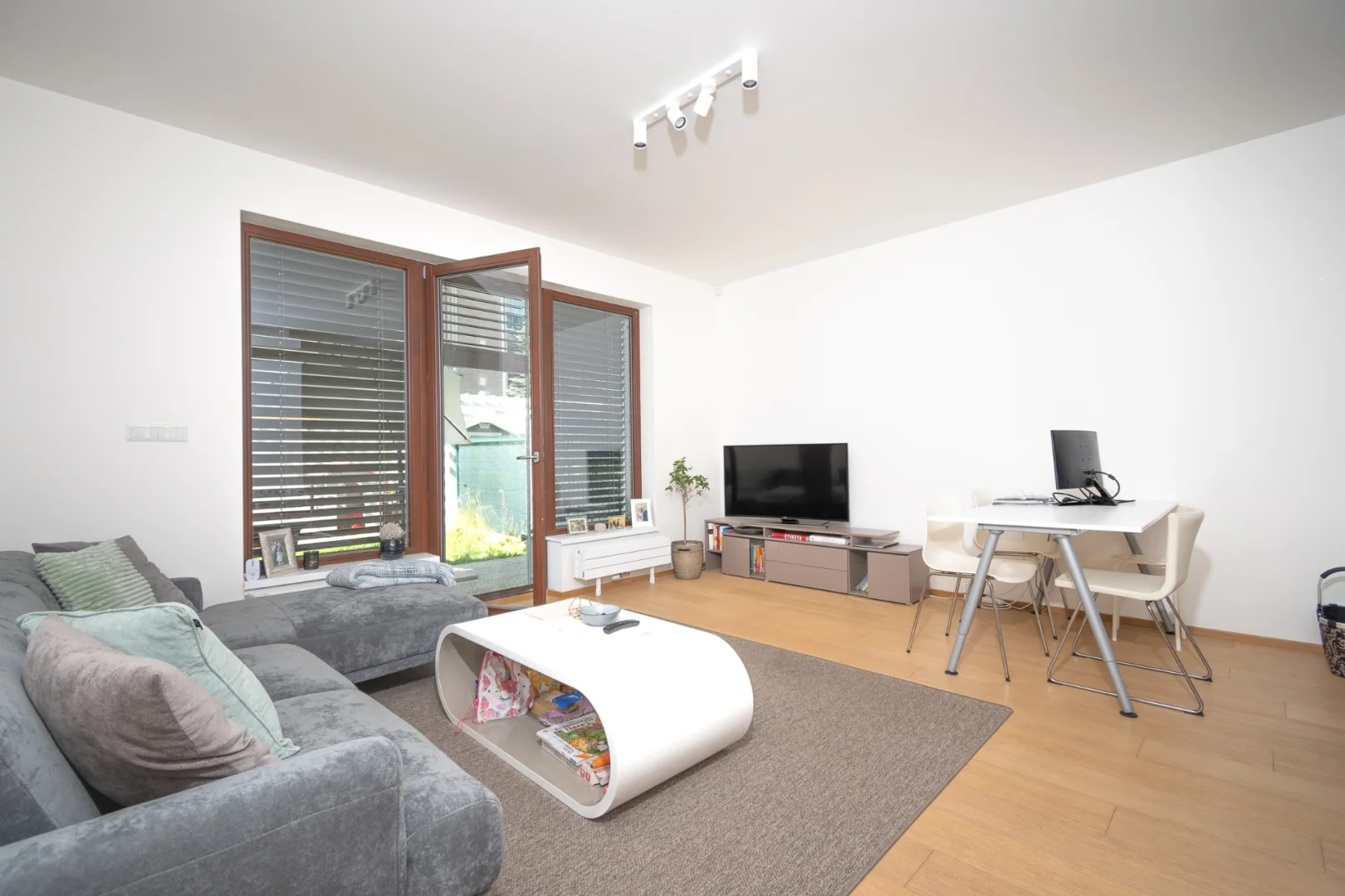Pronájem bytu 4+kk/G/Z o výměře 120 m²  Praha - Košíře