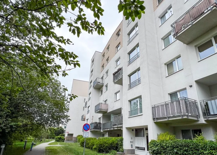 Pronájem byty 1+kk, 33 m² - Praha - Hlubočepy