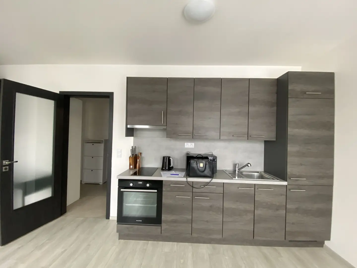 Pronájem bytu 1+kk/B, 33 m2, zařízený/nezařízený, Praha 7 - Holešovice