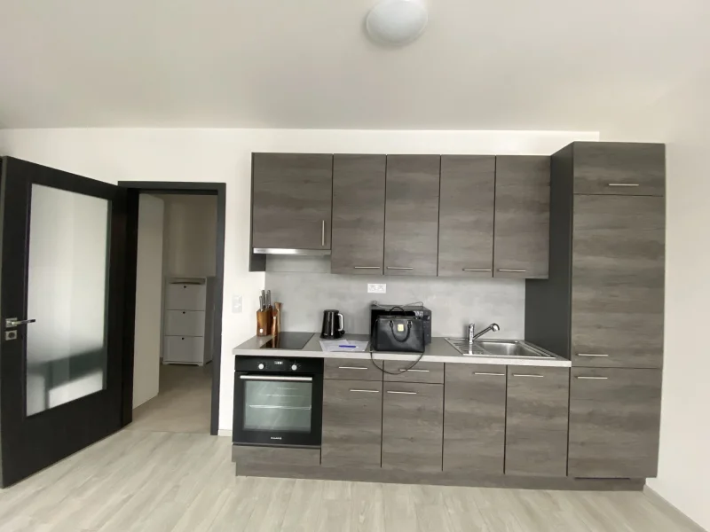 Pronájem bytu 1+kk/B, 33 m2, zařízený/nezařízený, Praha 7 - Holešovice