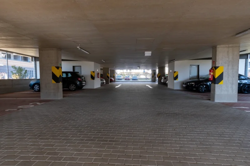 Pronájem bytu 2+kk/B/G, nezařízený, 55m², Praha 9 - Střížkov