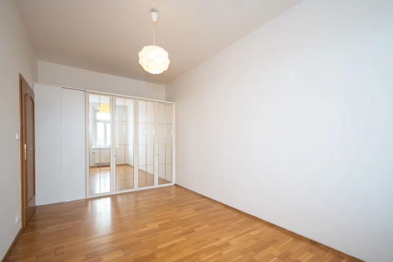 Pronájem bytu 3+kk, 84m², ulice Holandská, Praha - Vršovice