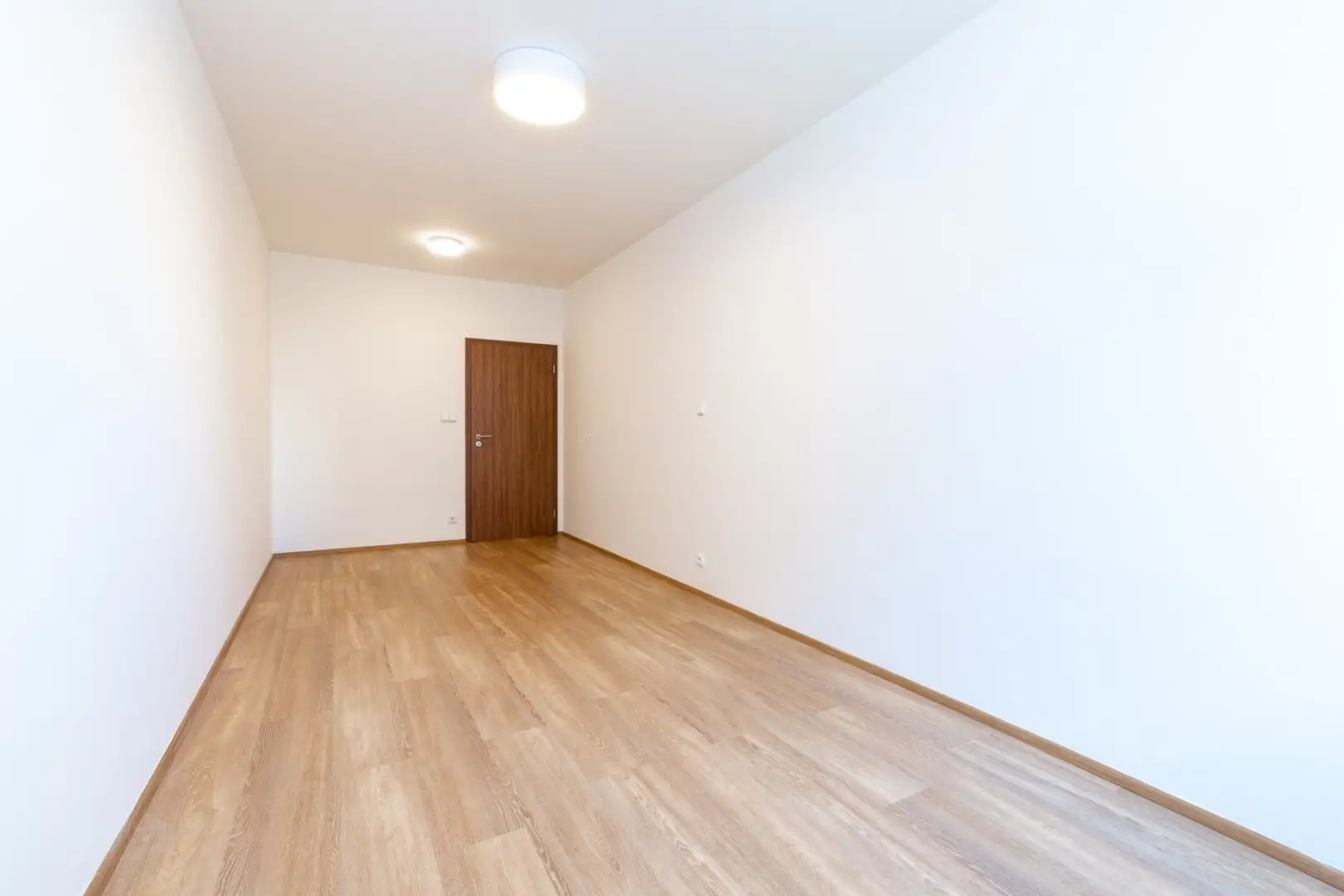 Pronájem bytu 2+kk/B/G, nezařízený, 55m², Praha 9 - Střížkov