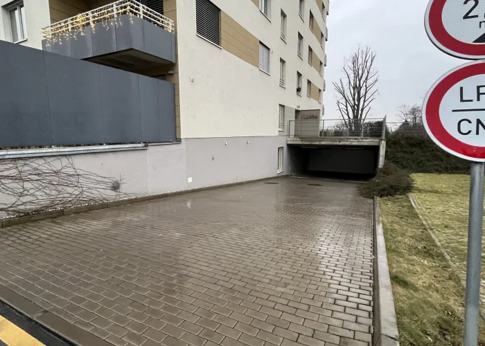 Pronájem garážového stání