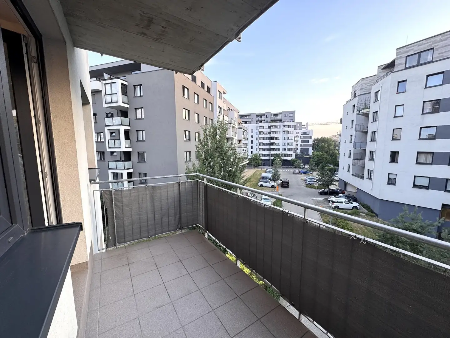 Pronájem bytu 2+kk/B, novostavba, nezařízený, Praha 9 - Střížkov