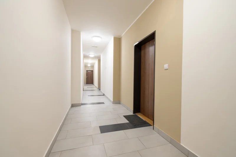 Pronájem bytu 2+kk/B/G, nezařízený, 55m², Praha 9 - Střížkov