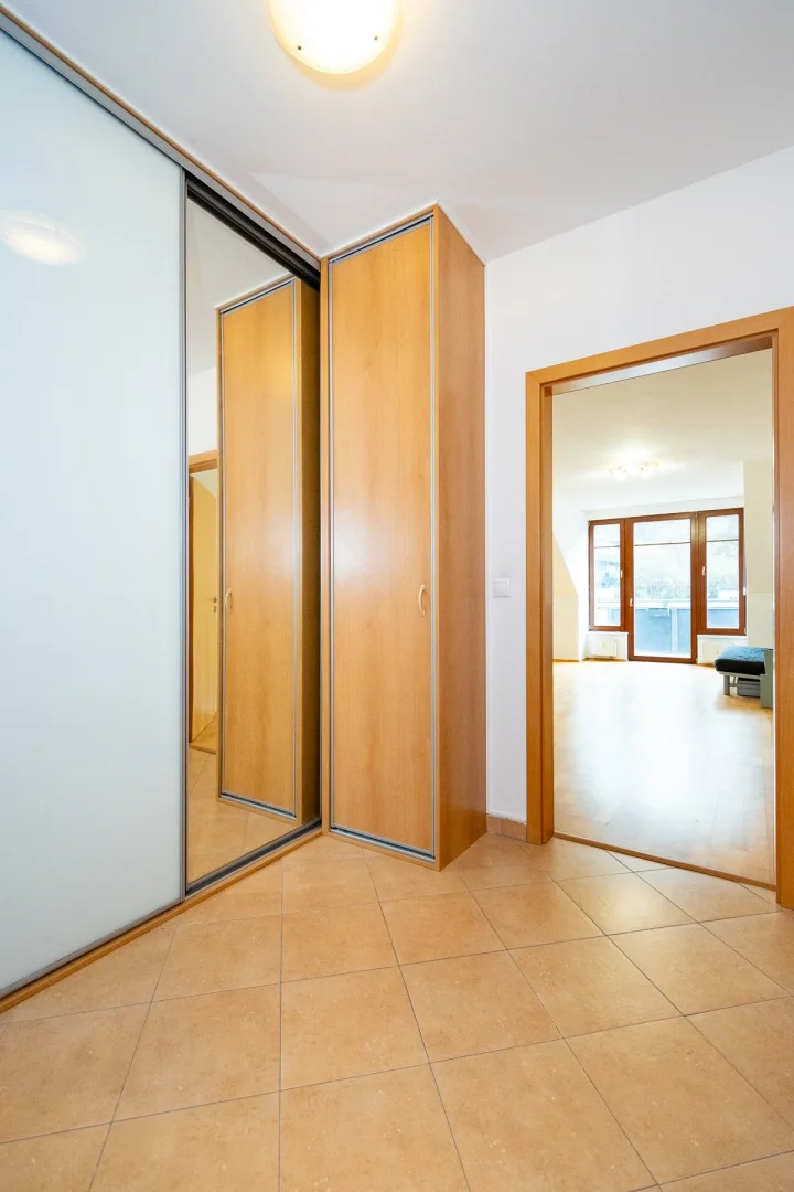 Pronájem bytu 3+kk, 84m², Na Neklance Praha