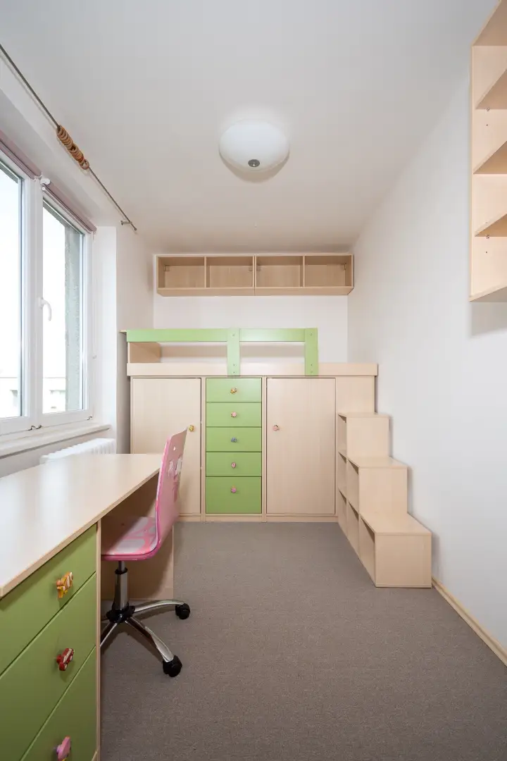 Pronájem bytu 3+kk/B, po rekonstrukci, zařízený, Praha - Letňany