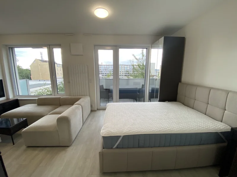 Pronájem bytu 1+kk/B, 33 m2, zařízený/nezařízený, Praha 7 - Holešovice