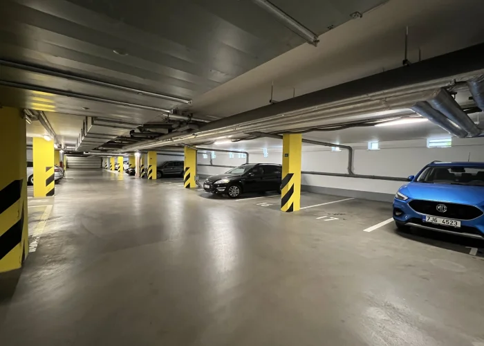 Pronájem garáže, 15 m² - Praha - Prosek