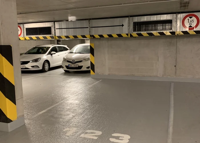 Pronájem garážové stání, 15 m² - Praha - Smíchov