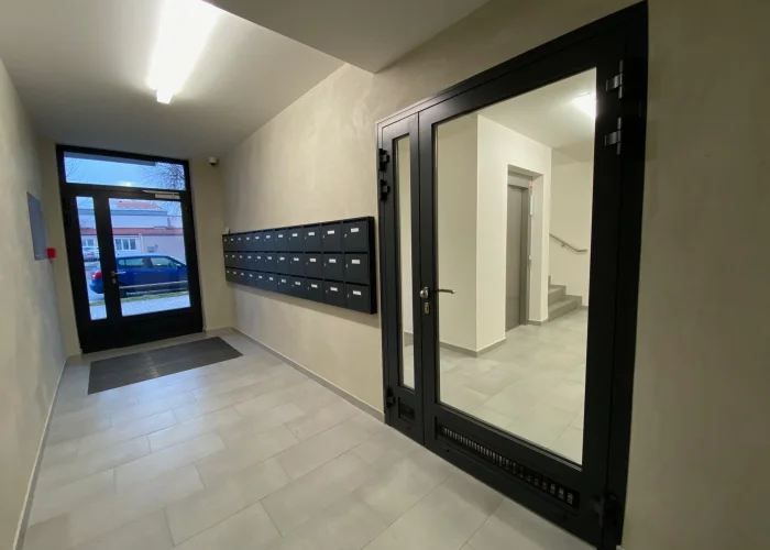 Pronájem bytu 1+kk, 33m2 s balkonem Praha Holešovice