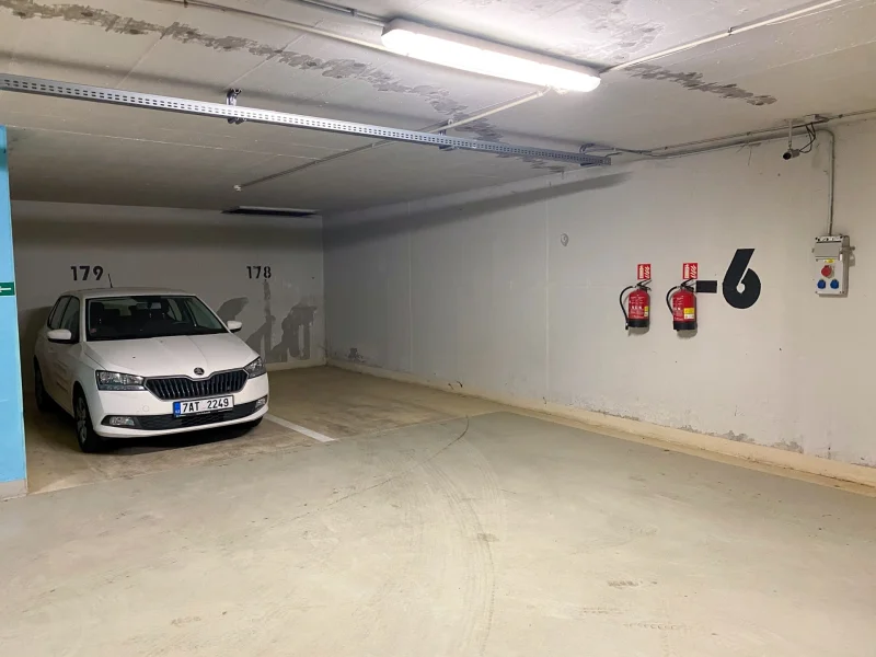 Pronájem byty 1+kk  s výměrou 28m² a vlastním parkováním  Praha - Stodůlky