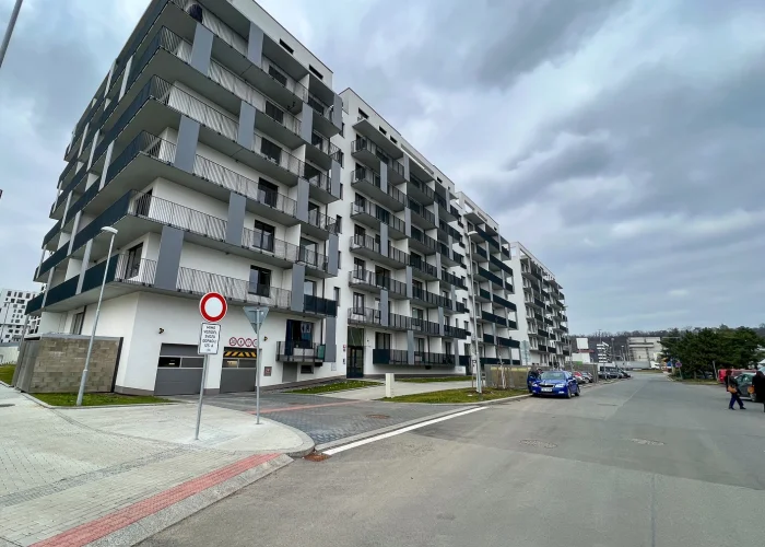 Pronájem bytu 1+kk 32 m², ulice Smržových 1035/12, Praha - Vysočany