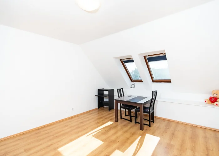 Pronájem byty 1+kk, 26 m² - Praha - Vršovice