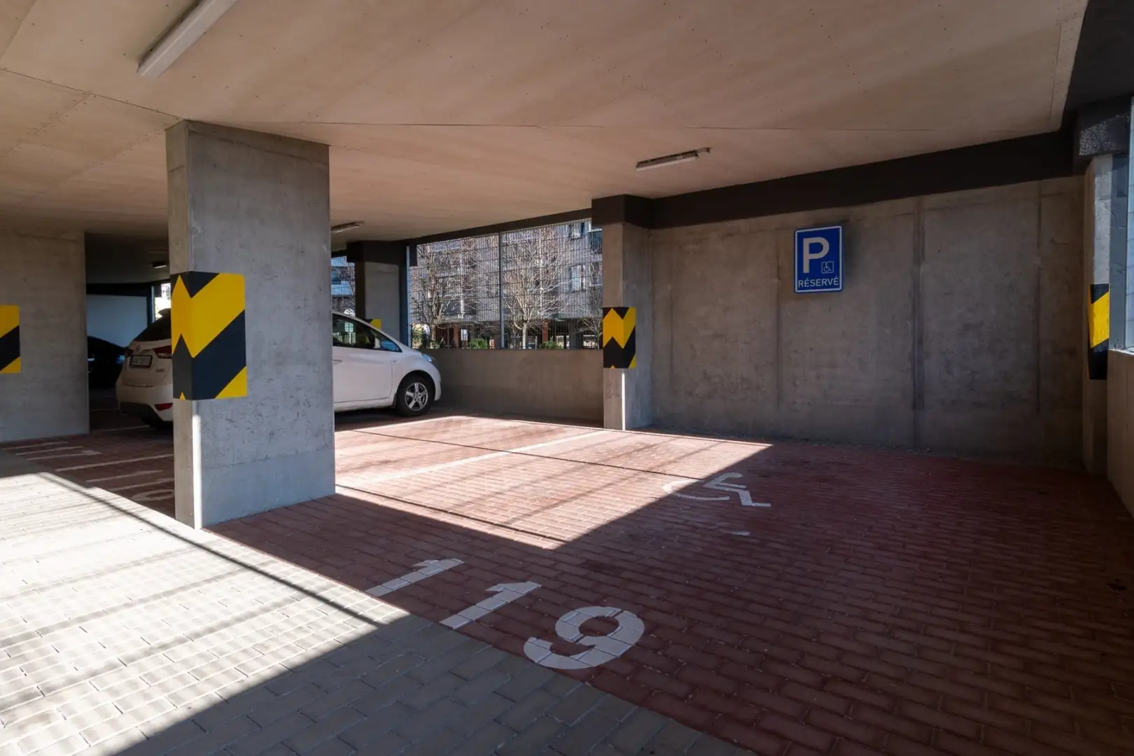 Pronájem bytu 2+kk/B/G, nezařízený, 55m², Praha 9 - Střížkov