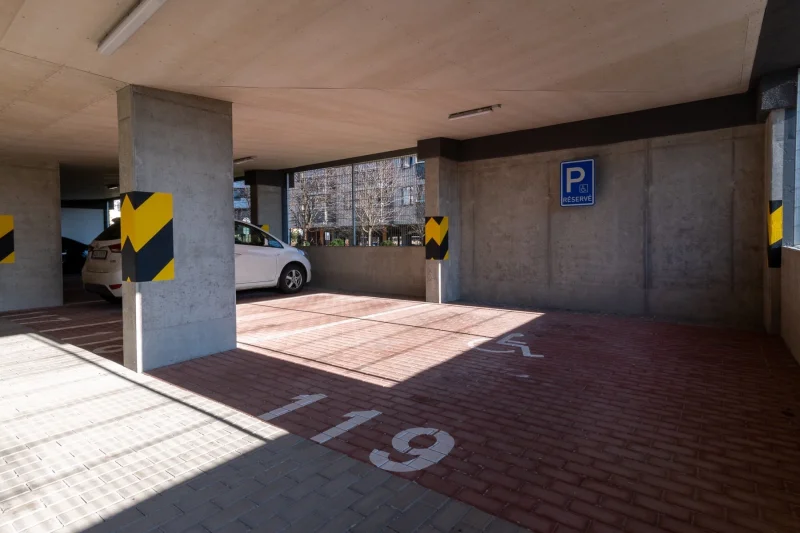 Pronájem bytu 2+kk/B/G, nezařízený, 55m², Praha 9 - Střížkov