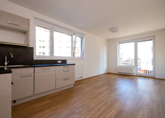 Pronájem bytu 2+kk/B/G, nezařízený, 55m², Praha 9 - Střížkov