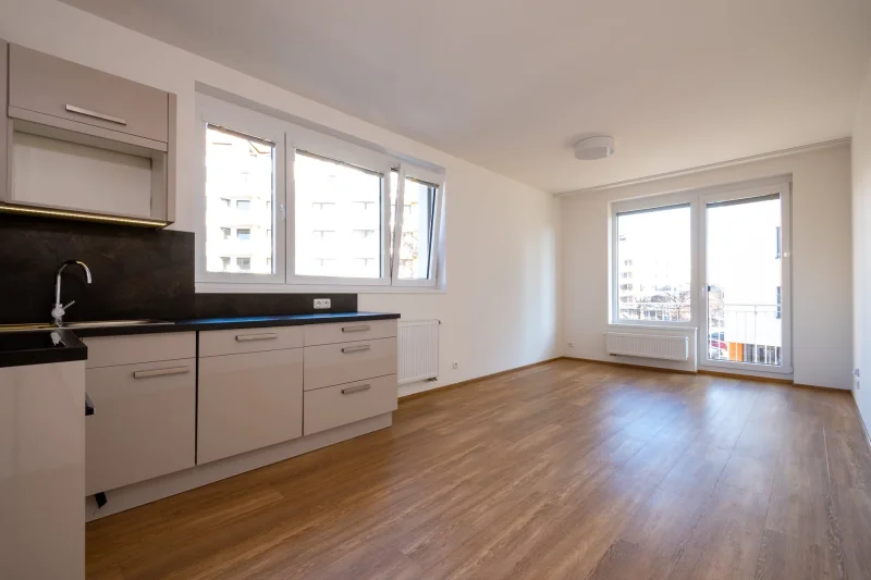 Pronájem bytu 2+kk/B/G, nezařízený, 55m², Praha 9 - Střížkov
