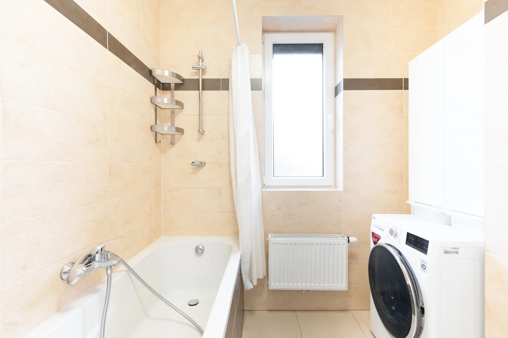 Pronájem bytU 3+kk, 81 m² - Praha - Černý Most