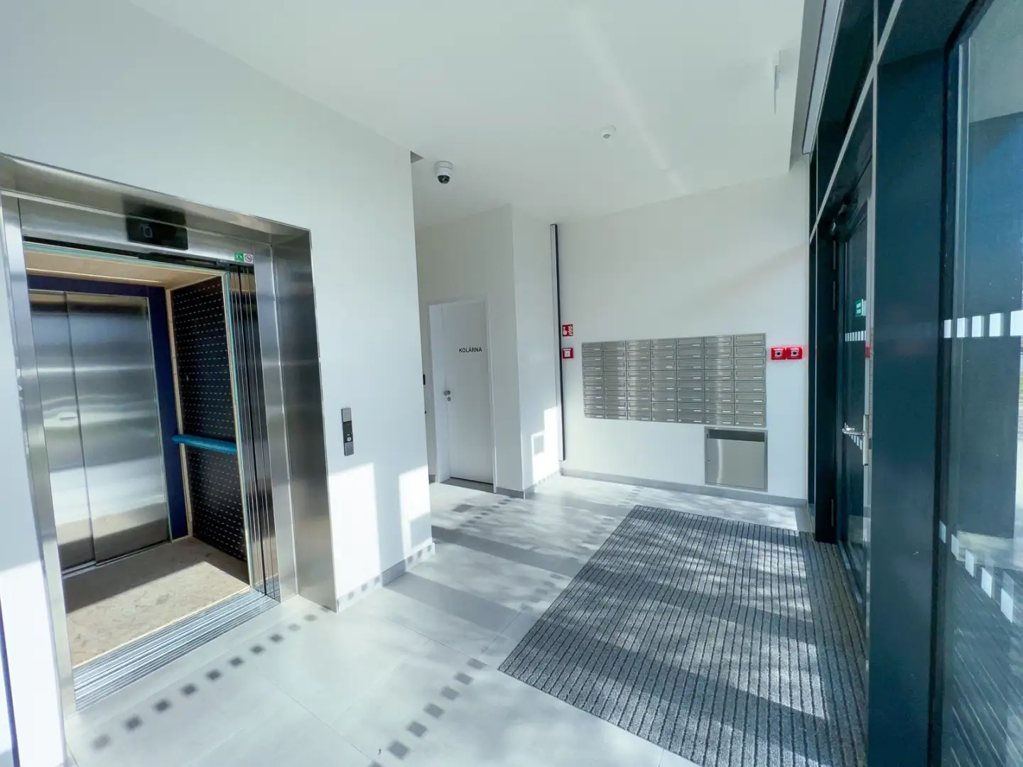 Pronájem bytu 2+kk/L/G, novostavba, nezařízený, 61 m2, Praha 9 - Hloubětín