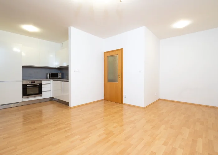 Pronájem bytu 1+kk 30m² - Praha - Malešice