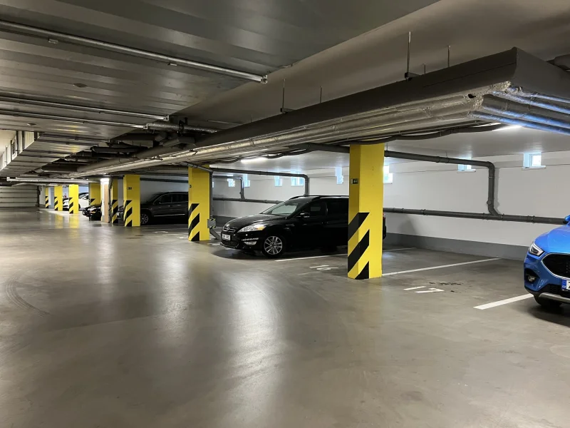 Pronájem garáže, 15 m² - Praha - Prosek